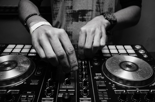 DJ Trivia